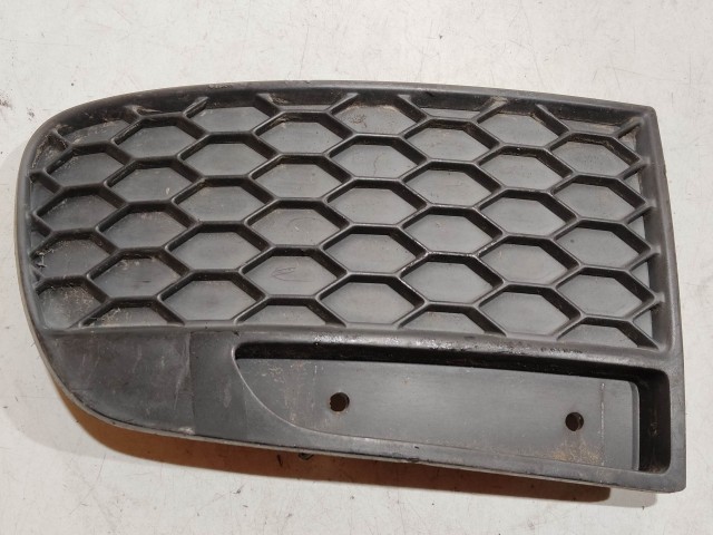 209492 Fiat Punto III. Sporting 2003-2010 al hátsó díszrács a lökhárítóban