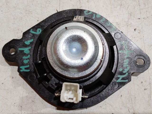 Mazda 6 2007-2011 2007-2011 Hangszóró használt  Műszerfalon 