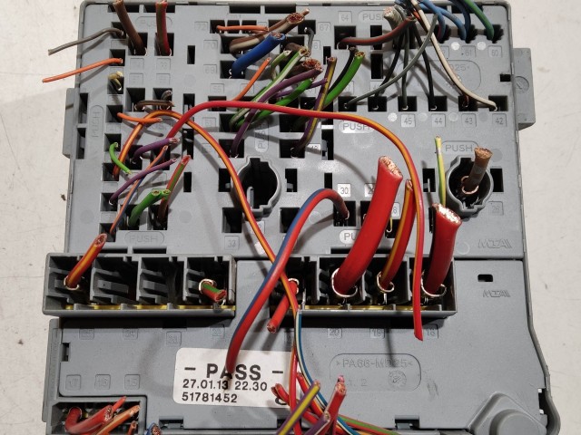 209602 Ford Ka 2008-2016 külső biztosítéktábla 51781452 , 51925684