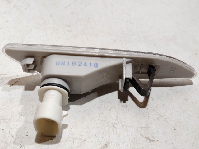 Alfa Romeo 156, 147, Lancia Delta  utángyártott új, fehér színű ,jobb oldali index