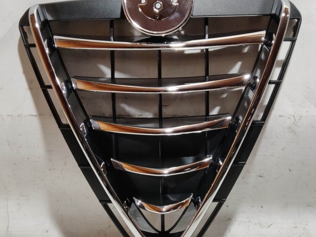 Alfa Romeo Giulietta utángyártott új díszrács