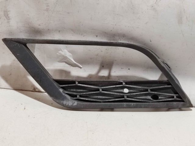Seat Leon 5F 2012-2020 2012-2020 Ködlámpa keret,tartó használt  Bal a képen látható sérüléssel
