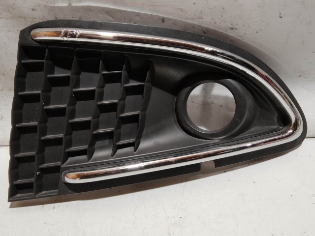 Lancia Ypsilon III.  2011-2024 2011-2024 Ködlámpa keret,tartó használt  Bal
