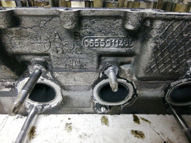 211526 Citroen, Peugeot, Ford 1,6 16v Diesel hengerfej
