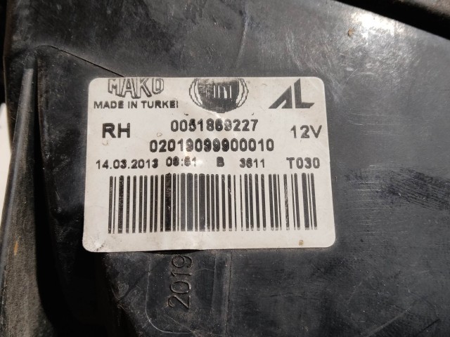 171453 Fiat Linea 2007-2017 Jobb hátsó lámpa izzó foglalat nélkül , a képen látható sérüléssel 51869227