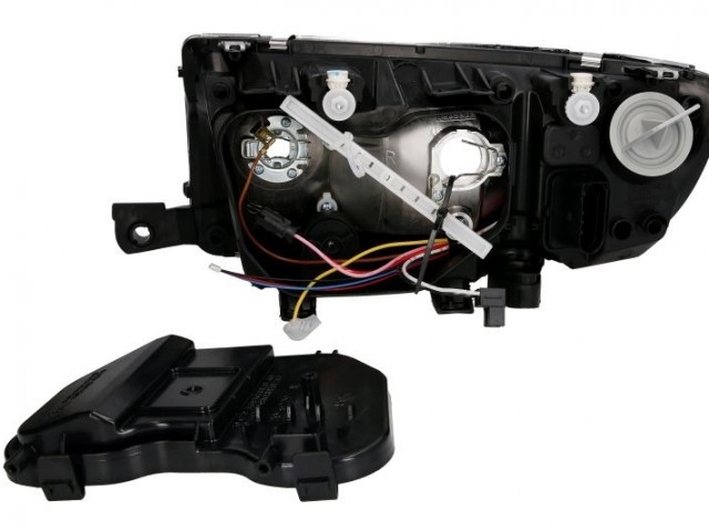 Skoda Fabia I. 1999-2007 utángyártott új jobb első fényszóró H7/H3 (fekete házas) TYC