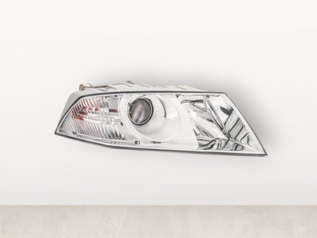 Skoda Octavia II. 2004-2008 utángyártott új jobb első fényszóró Xenon D1S/H1 króm h.(motorral) TYC