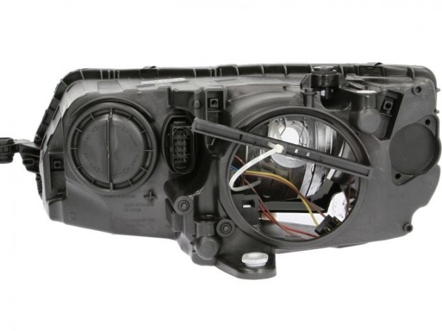 Skoda Octavia III. 2013-2016 utángyártott új jobb első fényszóró H7/H15 nappali fénnyel (motorral) TYC