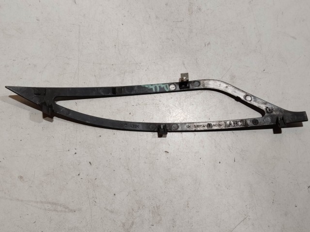 Lancia Delta 2008-2014 bal hátsó ködlámpa keret 51815497