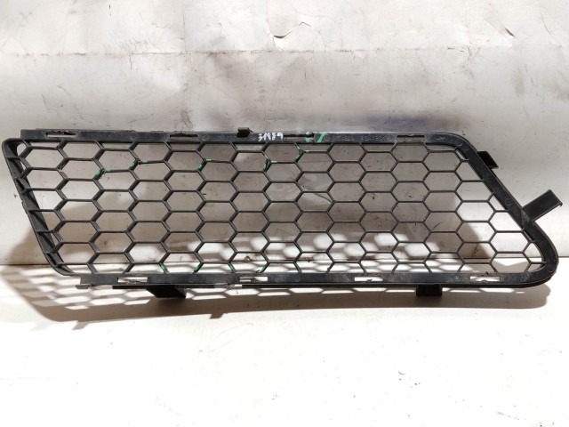 Alfa Romeo 159 156057605 számú, bal első díszrács a képen látható sérüléssel