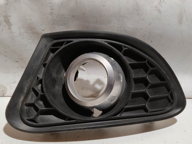 135637 Alfa Romeo Giulietta 2013-2020 bal első ködlámpa keret 156102277