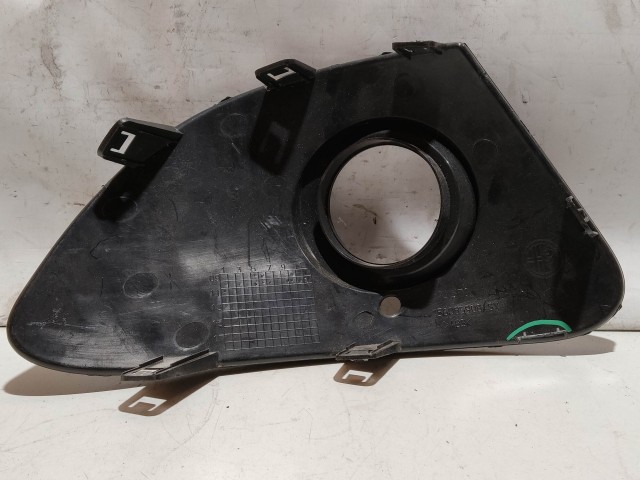 Alfa Romeo Giulietta 156085908 számú, bal első ködlámpa keret a képen látható sérüléssel