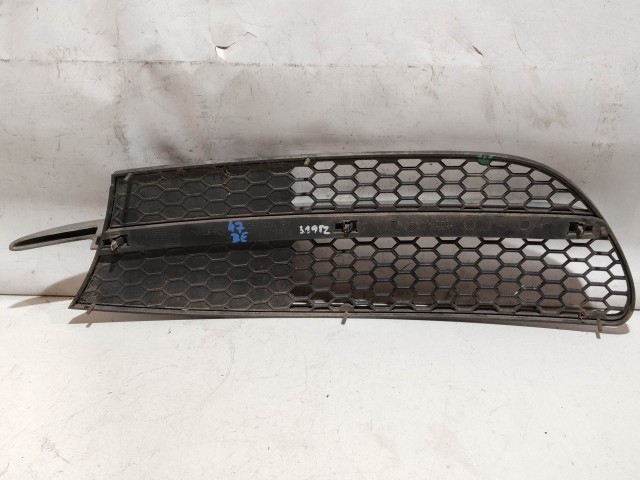 31952 Alfa Romeo 147 2000-2005 bal első benzines kivitelű díszrács, a képen látható sérüléssel