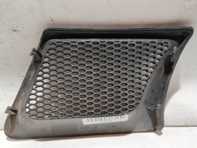 174633 Alfa Romeo GT 2003-2010  Jobb első felső díszrács 71736454