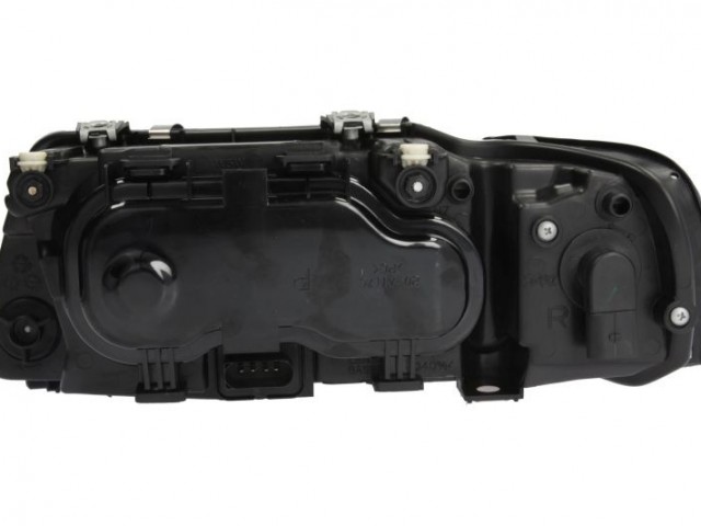 Audi A3  8L  2000-2003utángyártott új jobb első fényszóró DE-H1/H7 TYC