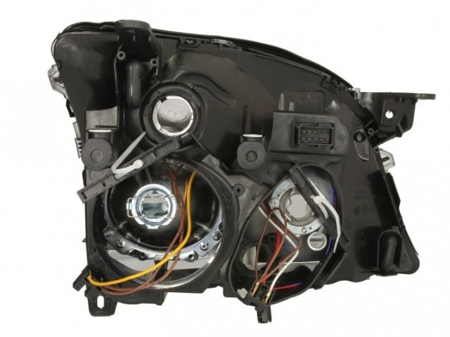 Opel Signum 2003-2005, Vectra C 2002-2005 utángyártott új bal első fényszóró DE-H7/H7 (fekete házas) TYC