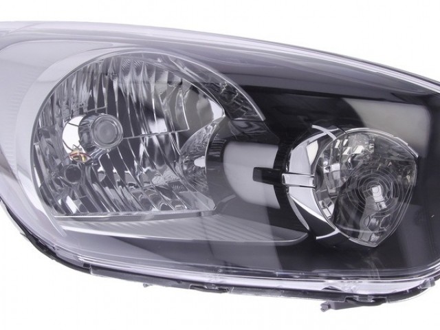 Kia Picanto 2011-2017 utángyártott új jobb első fényszóró  H4 (motoros) TYC