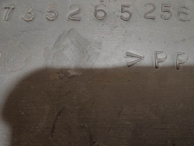 Rendszámtábla tartó