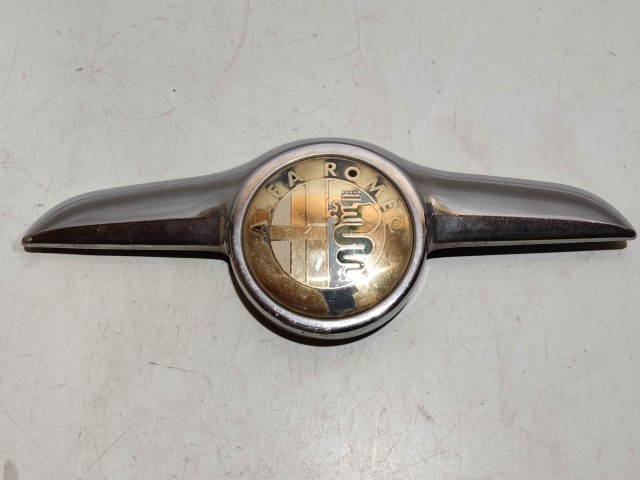 Alfa Romeo GT 2003-2010 2003-2010 Embléma, embléma tartó használt       