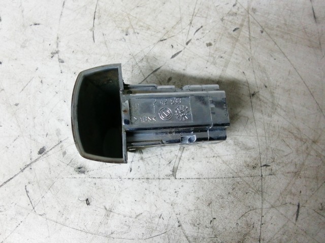 Lancia Delta 2008-2014 Zárbetét kupak használt  JE, JH, BH