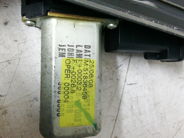 Fiat Bravo 2007-2014 jobb első elektromos ablakemelő 51836459