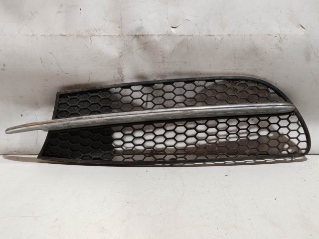 207781 Alfa Romeo 147 2000-2005  Jobb első alsó díszrács, a képen látható sérüléssel