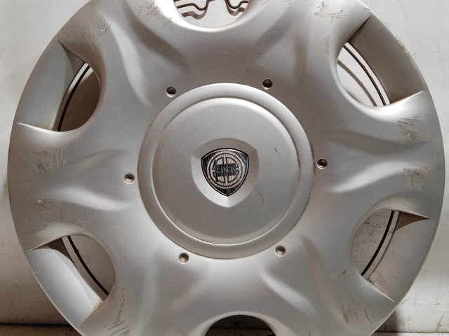 207845 Lancia Lybra 15