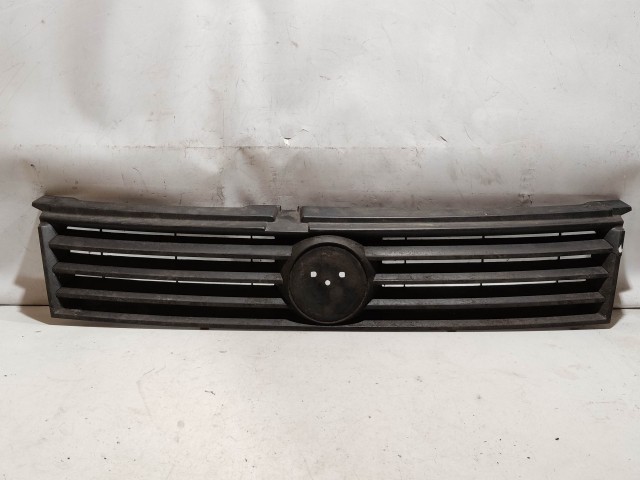 49577 Fiat Stilo díszrács, a képen látható sérüléssel