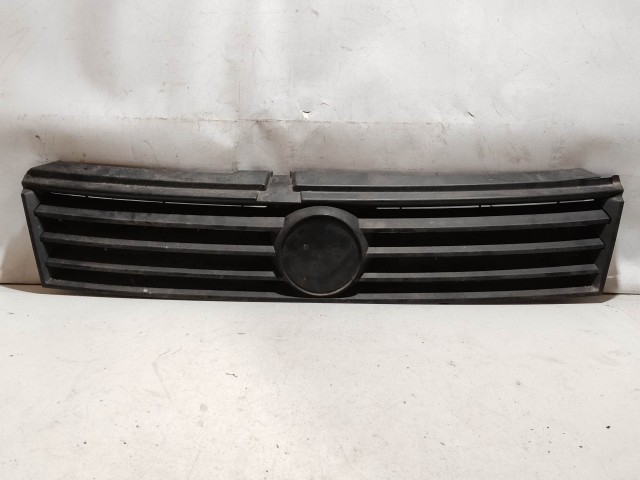 207861Fiat Stilo díszrács, a képen látható sérüléssel
