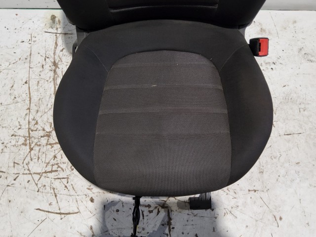 212104 Fiat Bravo 2007-2014  jobb első szövet ülés