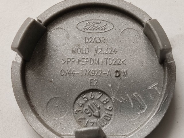 Ford Kuga I. 2008-2012 2008-2012 Vonószem takaró használt  ezüst hátsó 