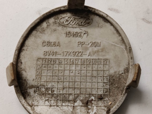 Ford Kuga I. 2008-2012 2008-2012 Vonószem takaró használt  ezüst hátsó 