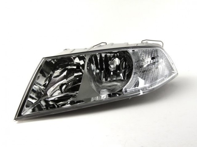 Skoda Octavia II. 2004-2008 utángyártott új bal első fényszóró H7/H1 króm házas motorral DEPO