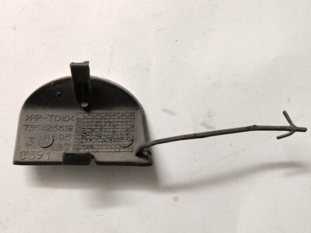 104037  Fiat 500 2007-2015 ezüst első vonószem takaró 735425619