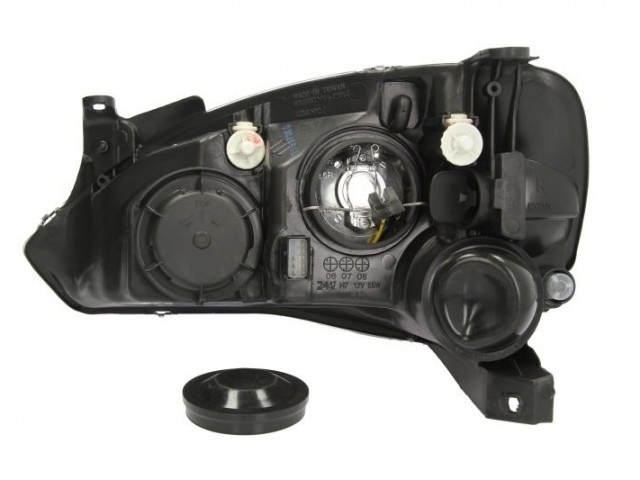 Opel Corsa C 2000-2002 utángyártott új jobb első fényszóró (motoros) VALEO tip. TYC