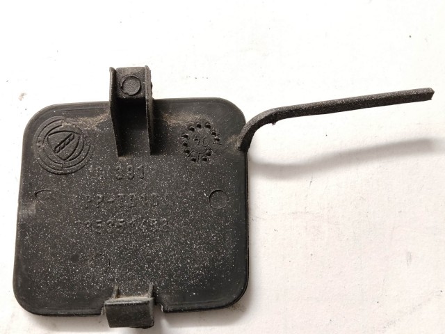 Fiat Panda II. 2003-2012 2003-2012 4x4 Vonószem takaró használt  fehér első 