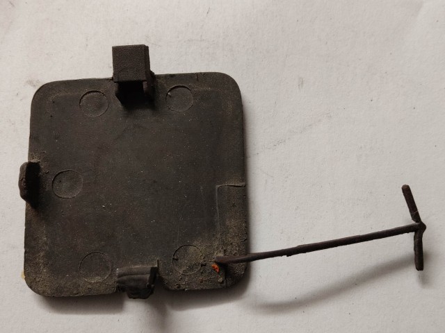 Fiat Panda II. 2003-2012 2003-2012 Vonószem takaró használt  piros első 