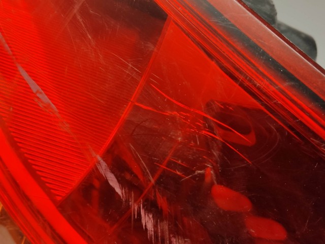 198544 Fiat Sedici, Suzuki SX4 jobb hátsó lámpa, a képen látható sérüléssel 71742458