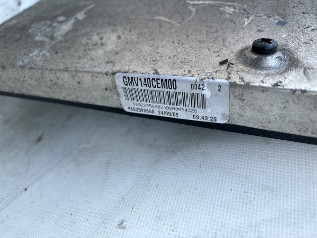 Citroen C3 Picasso  2009-2017 Hűtőventilátor használt    a képen látható sérüléssel