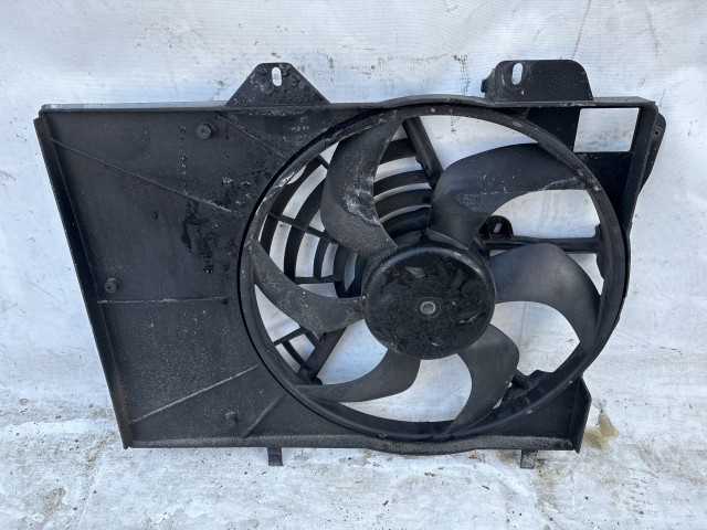 Citroen C3 Picasso  2009-2017 Hűtőventilátor használt    a képen látható sérüléssel