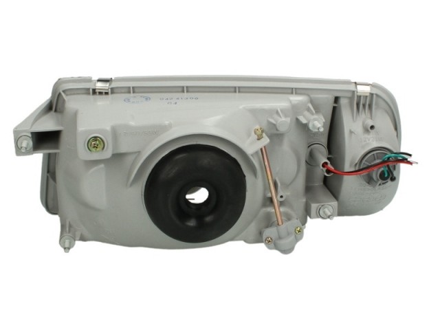 Suzuki Vitara 1988-1998 utángyártott új jobb első fényszóró H4 sárga villogóval  TYC