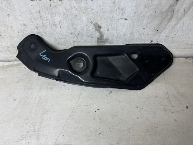 Seat Leon 5F 2012-2017  bal oldali homlokfal felső rész használt