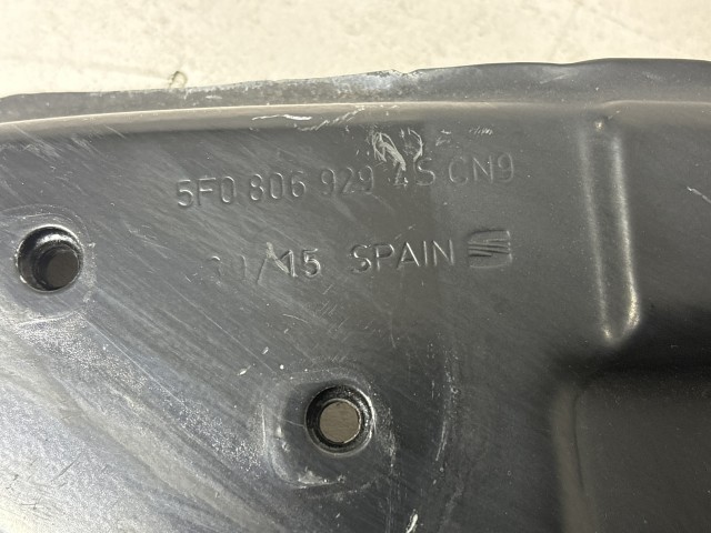 Seat Leon 5F 2012-2017  bal oldali homlokfal felső rész használt