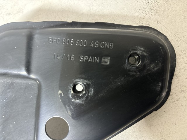 Seat Leon 5F 2012-2017 használt jobb oldali homlokfal felső rész