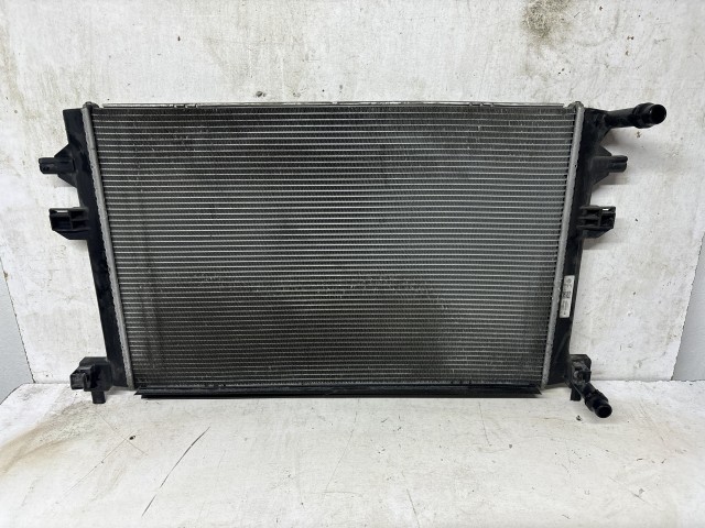 211791 Audi,Seat, Skoda, Volkswagen vízhűtő 5Q0121251GB