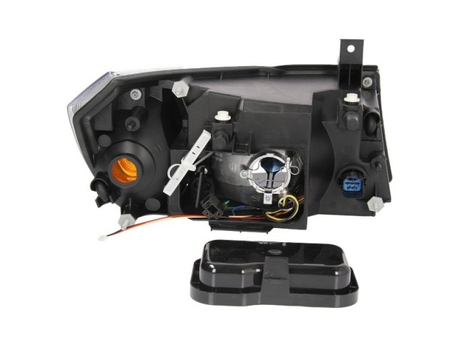 Ford Transit 2000-2006 utángyártott új bal első fényszóró H4 belülr. áll.(fekete belső házzal) TYC