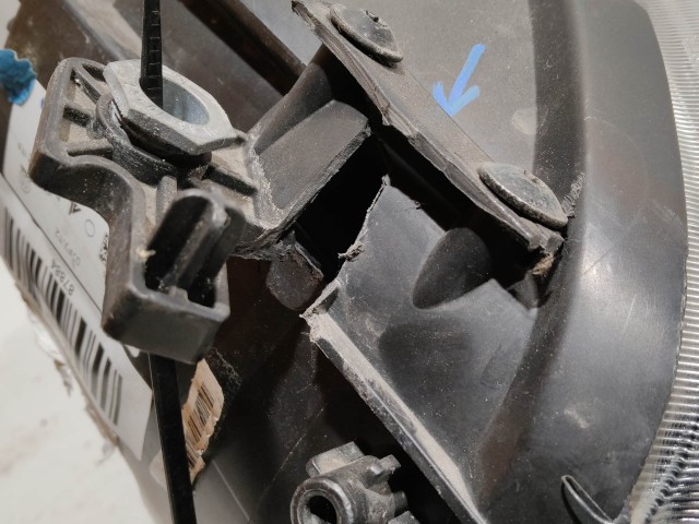 87884 Fiat 500x bal első xenon fényszóró, a képen látható sérüléssekkel