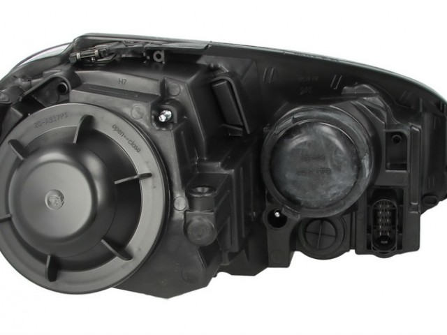 Volkswagen Golf V. 2003-2008 utángyártott új bal első fényszóró 2H7 króm házas (motorral) TYC