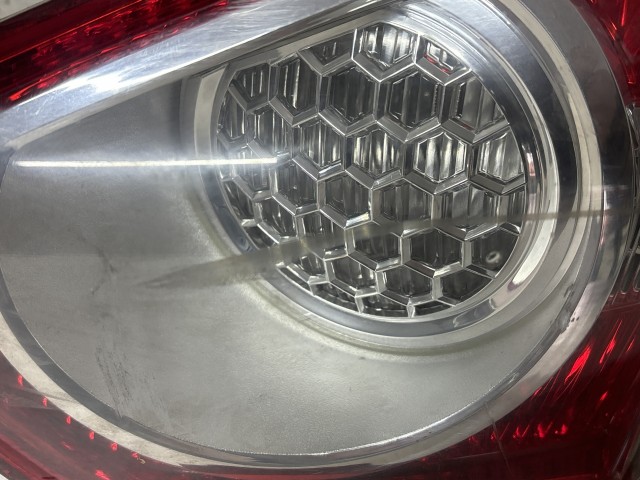 211816 Ford Kuga I. 2008-2012 2008-2012 Lámpa , Fényszóró használt  jobb hátsó belső