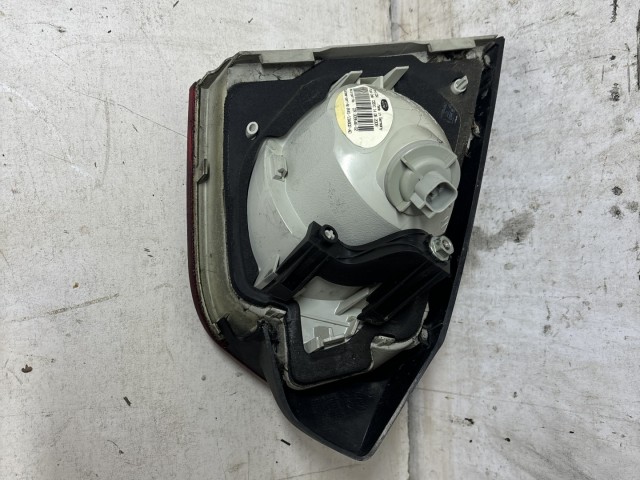 211816 Ford Kuga I. 2008-2012 2008-2012 Lámpa , Fényszóró használt  jobb hátsó belső